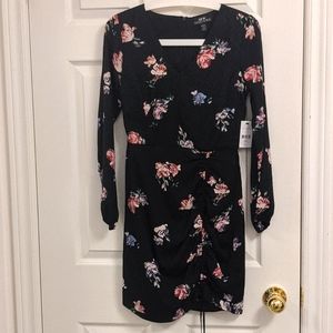 NWT SFW long sleeves V-neck floral black dress